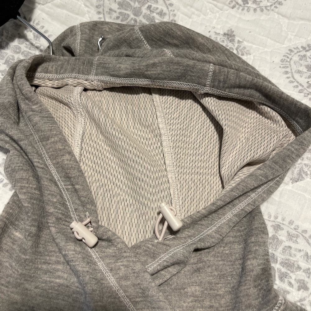 NWOT Under Armour Coldgear hoodie size Small - Picture 2 of 5